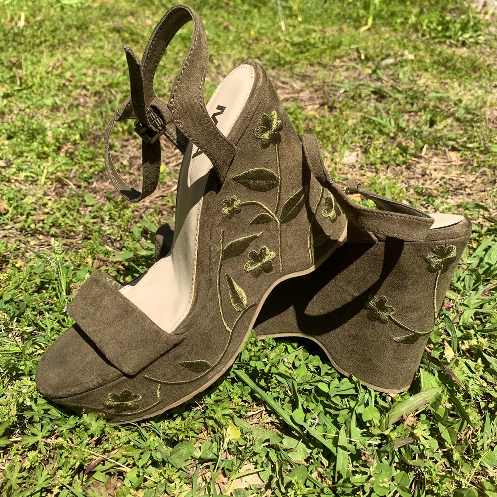 Green embroidered platforms